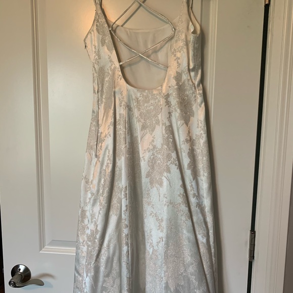 Sliver Dress - Picture 6 of 8